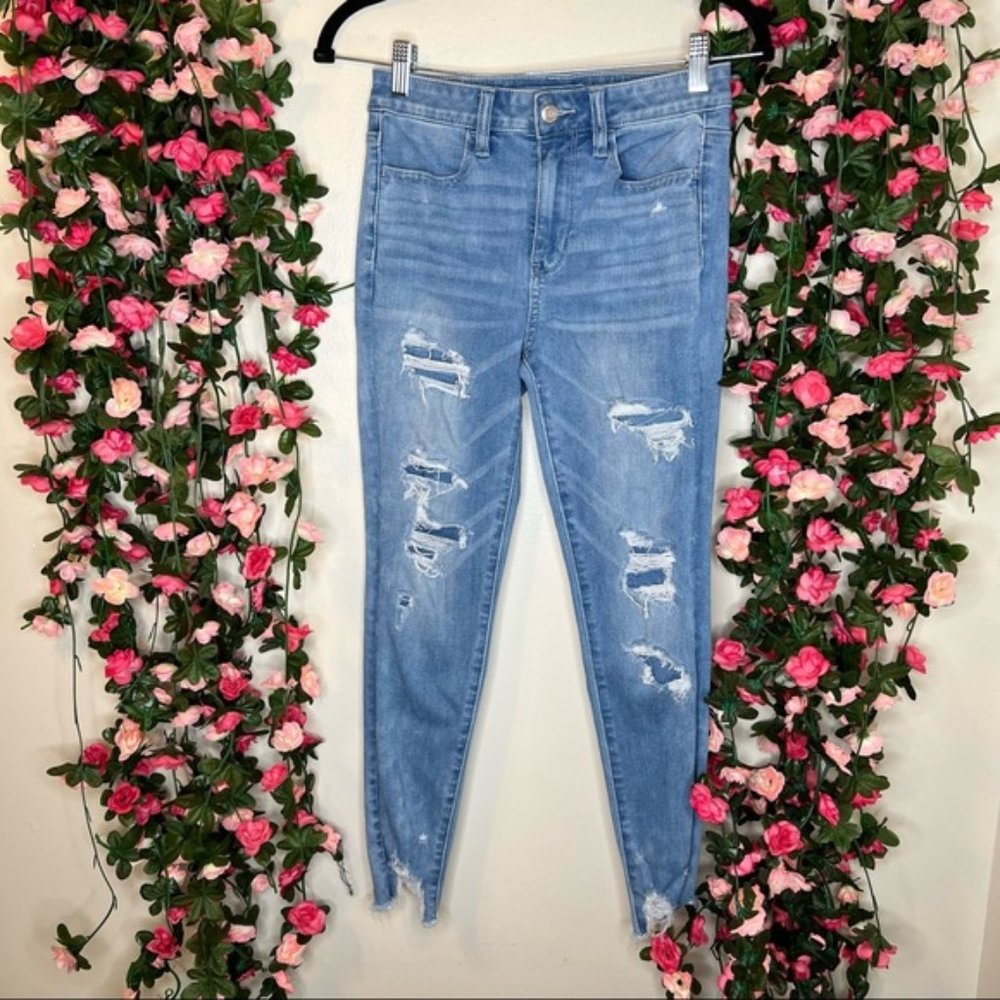 🌹American Eagle Light Wash Super Hi Rise Jeggings Womens 2 Short Distressed